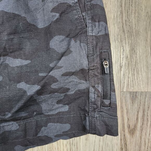 Vuori Ripstop Camo Shorts size XL - Picture 5 of 7